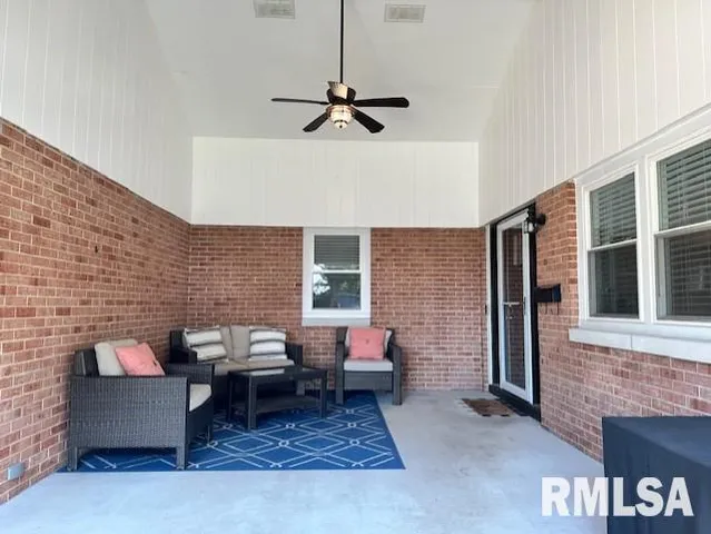 $242,000 | 1 Terry Court, Jacksonville, IL 62650