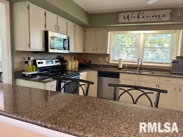 $242,000 | 1 Terry Court, Jacksonville, IL 62650