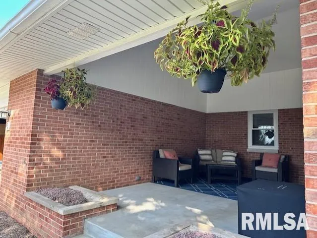 $242,000 | 1 Terry Court, Jacksonville, IL 62650