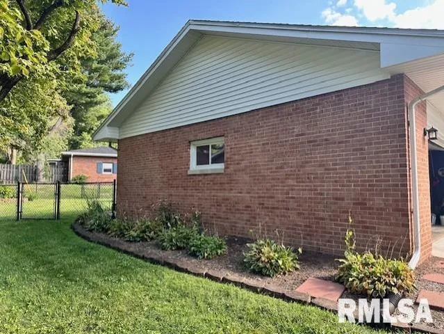 $242,000 | 1 Terry Court, Jacksonville, IL 62650