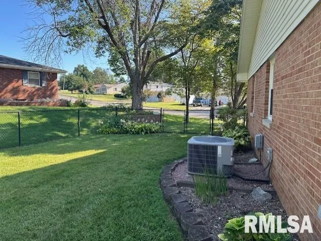 $242,000 | 1 Terry Court, Jacksonville, IL 62650