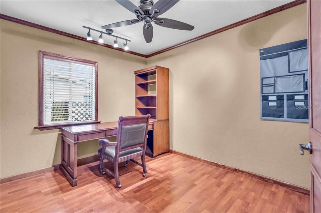 720 Myrtle Avenue Venice, FL 34285 - Photo 15 of 40