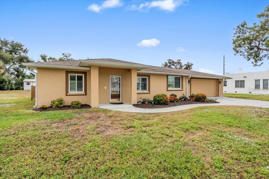 720 Myrtle Avenue Venice, FL 34285 - Photo 4 of 40