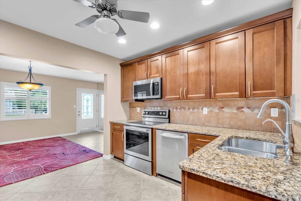 720 Myrtle Avenue Venice, FL 34285 - Photo 10 of 40