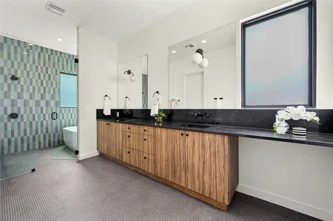 $919,000 | 219 Lessin Lane, Unit 6, Austin, TX 78704