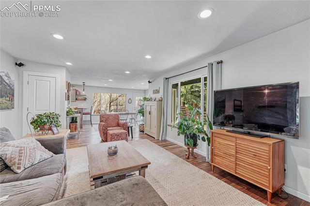 8330 Chipita Park Road Cascade, CO 80809 - Photo 9 of 38 Gallery Image 9