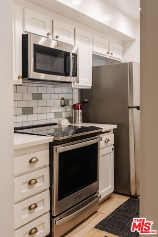 $599,000 | 1230 North Sweetzer Avenue, Unit 204, West Hollywood, CA 90069