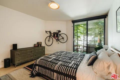 $619,000 | 1230 North Sweetzer Avenue, Unit 204, West Hollywood, CA 90069