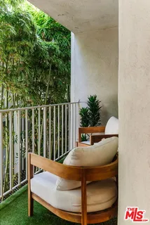 $619,000 | 1230 North Sweetzer Avenue, Unit 204, West Hollywood, CA 90069