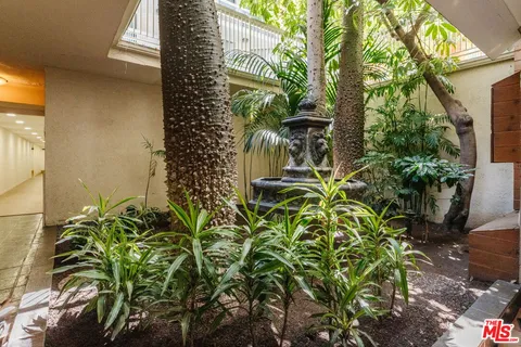 $619,000 | 1230 North Sweetzer Avenue, Unit 204, West Hollywood, CA 90069