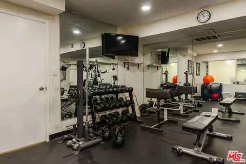 $619,000 | 1230 North Sweetzer Avenue, Unit 204, West Hollywood, CA 90069