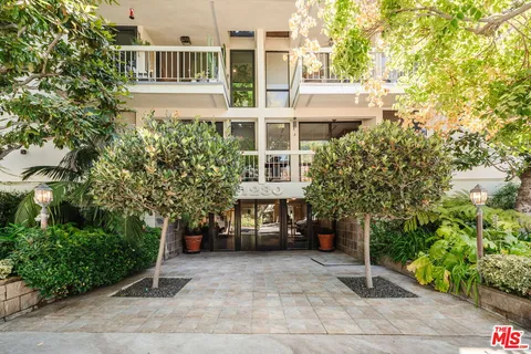 $619,000 | 1230 North Sweetzer Avenue, Unit 204, West Hollywood, CA 90069