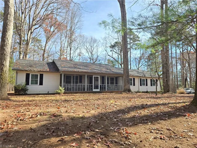 $349,950 | 1374 West Lake Drive, Asheboro, NC 27205