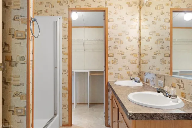 $119,900 | 128 St Albans Lane, Lexington, NC 27292