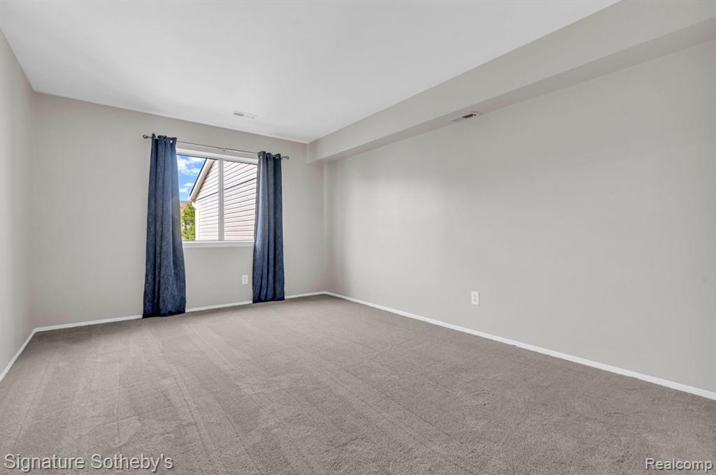 30024 West 12 Mile Road, Unit 23 Farmington Hills, MI 48334 - Photo 13 of 17