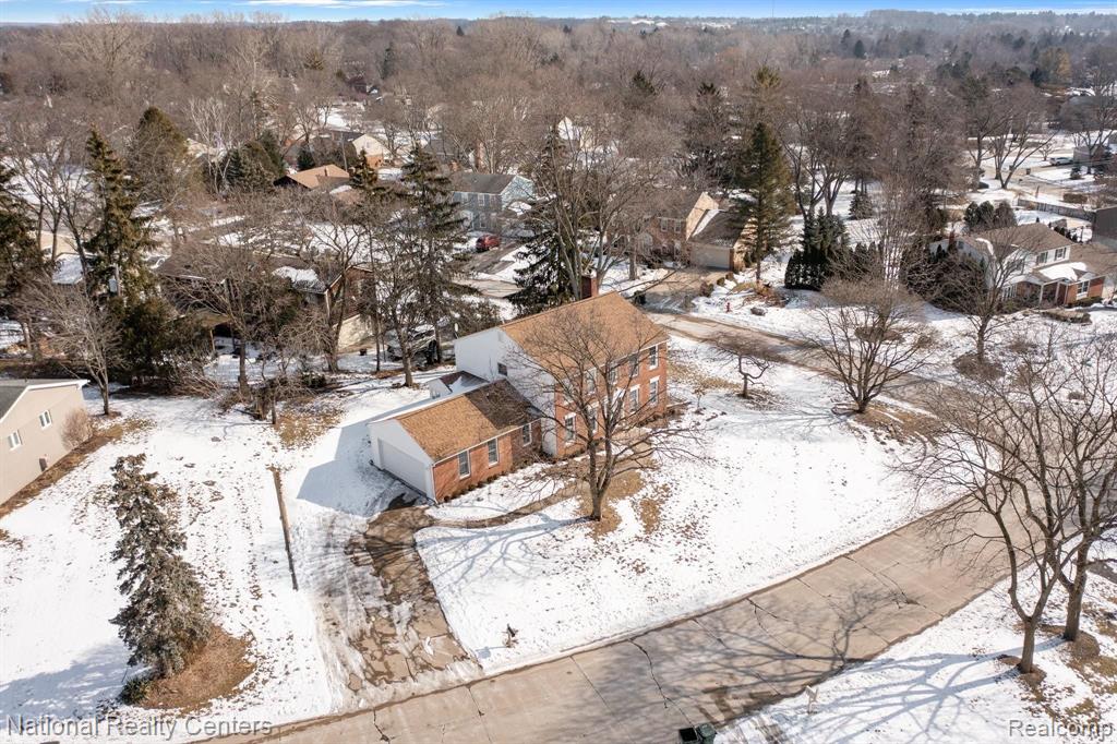 755 Lake Forest Road Rochester Hills, MI 48309 - Photo 10 of 66