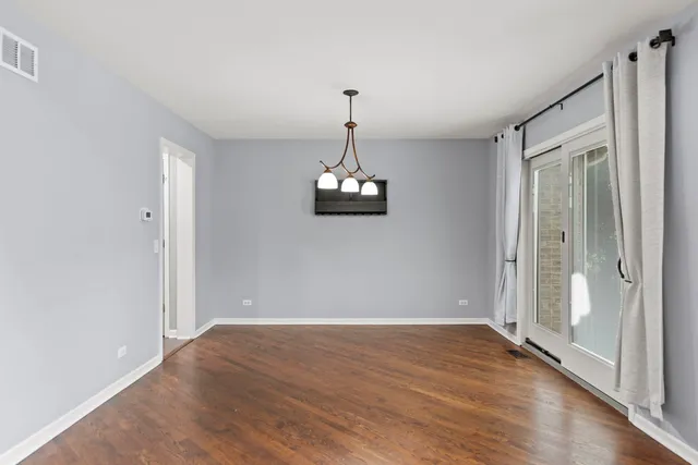 $530,000 | 5509 Aspen Avenue, Downers Grove, IL 60515