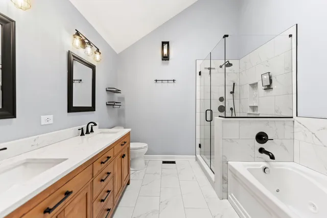 $530,000 | 5509 Aspen Avenue, Downers Grove, IL 60515