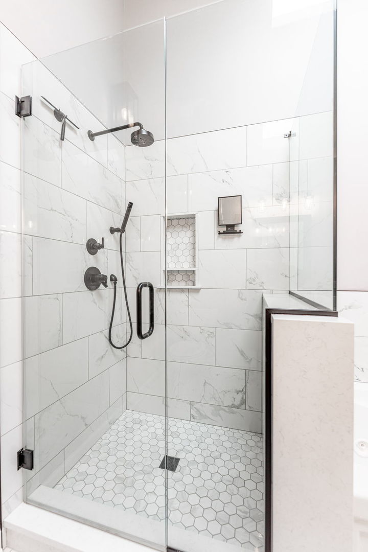 5509 Aspen Avenue Downers Grove, IL 60515 - Photo 19 of 38 a bathroom with a shower