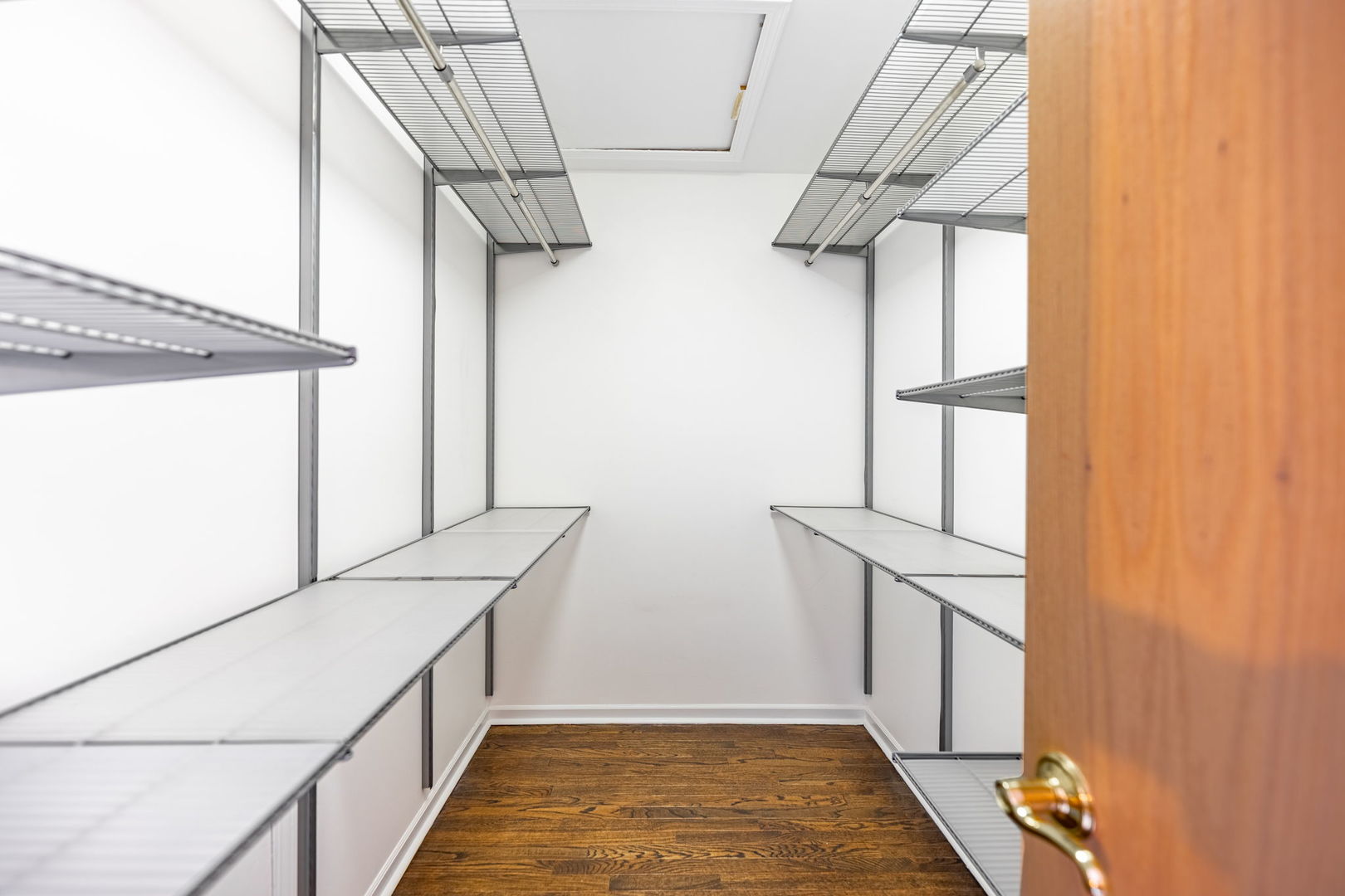 5509 Aspen Avenue Downers Grove, IL 60515 - Photo 20 of 38 a view of utility room