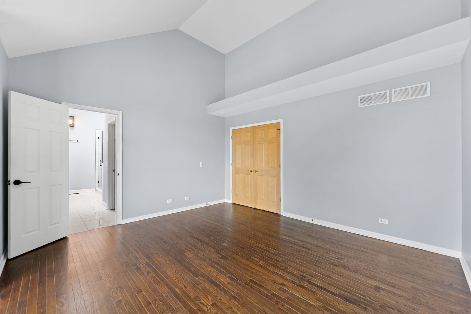 5509 Aspen Avenue Downers Grove, IL 60515 - Photo 24 of 38 a view of an empty room with wooden floor
