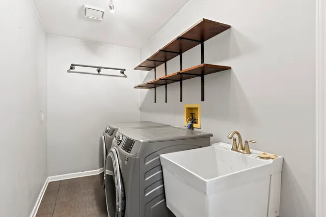 $530,000 | 5509 Aspen Avenue, Downers Grove, IL 60515