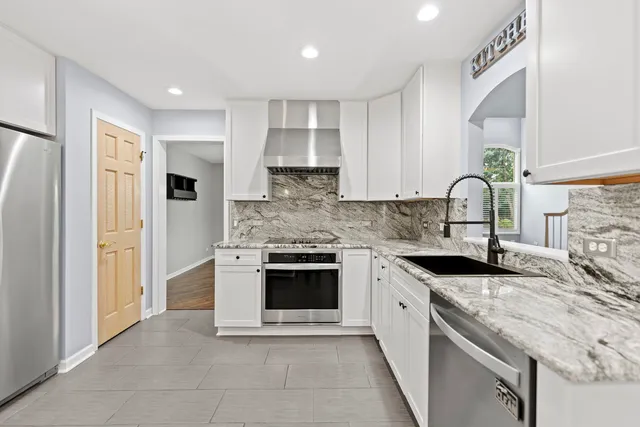 $530,000 | 5509 Aspen Avenue, Downers Grove, IL 60515