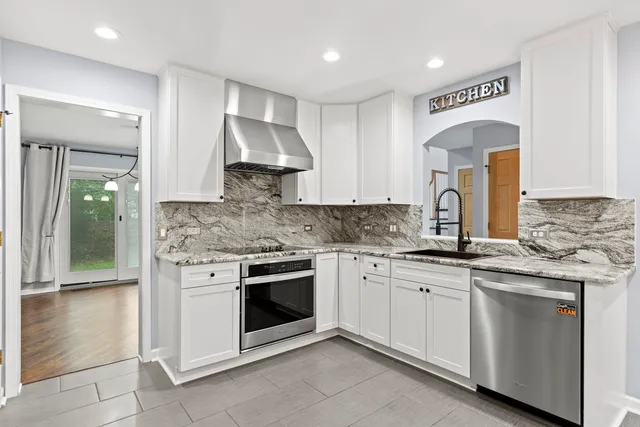 $530,000 | 5509 Aspen Avenue, Downers Grove, IL 60515