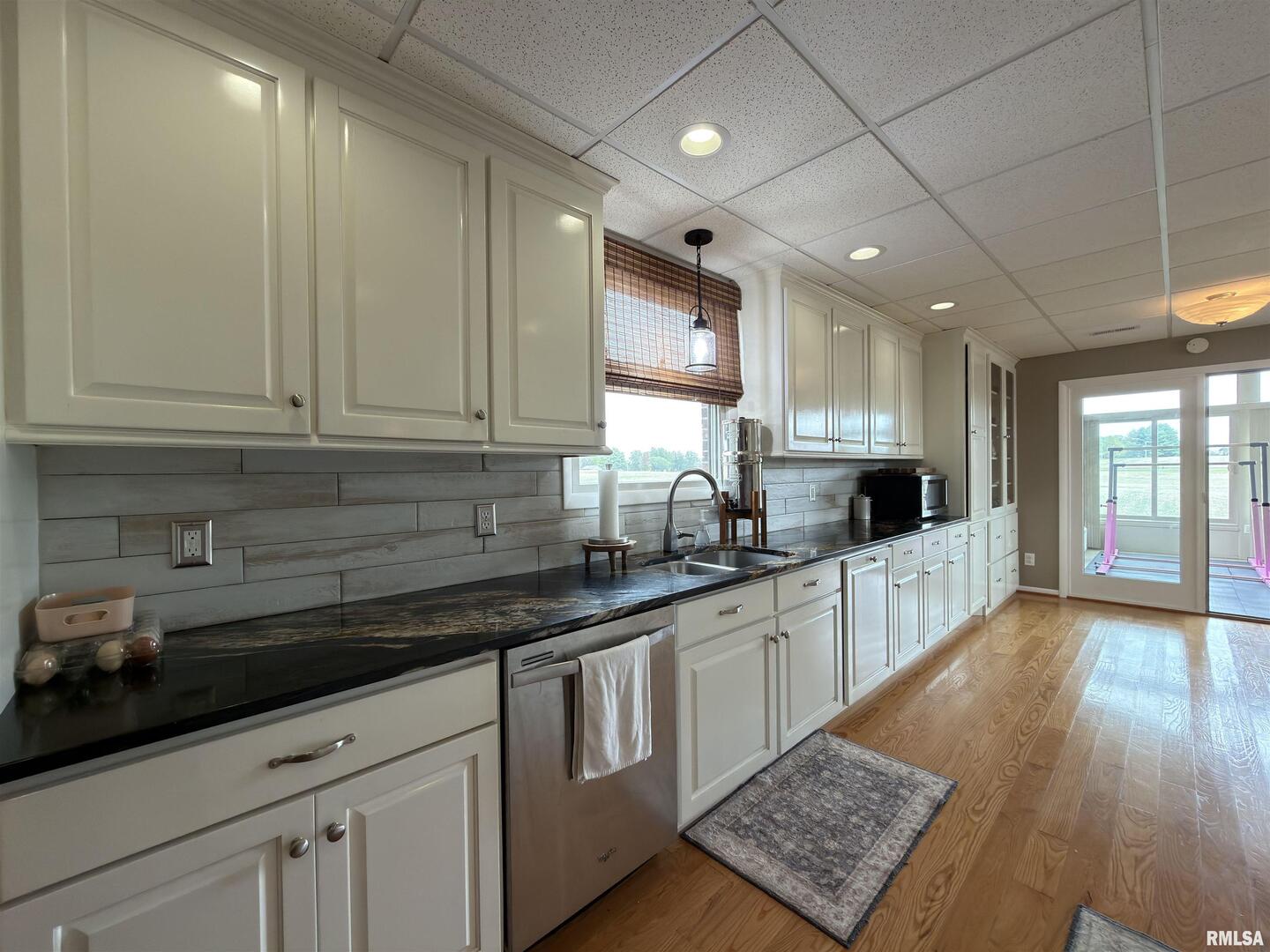 842 Highway 14 Carmi, IL 62821 - Photo 12 of 46