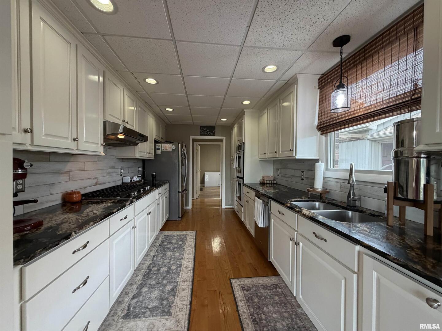 842 Highway 14 Carmi, IL 62821 - Photo 13 of 46