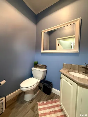 $404,100 | 842 Highway 14, Carmi, IL 62821