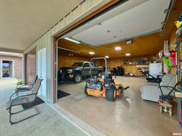 $404,100 | 842 Highway 14, Carmi, IL 62821