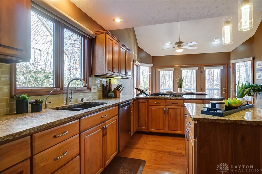 845 Wind Bluff Point Springboro, OH 45066 - Photo 21 of 76 Gallery Image 21
