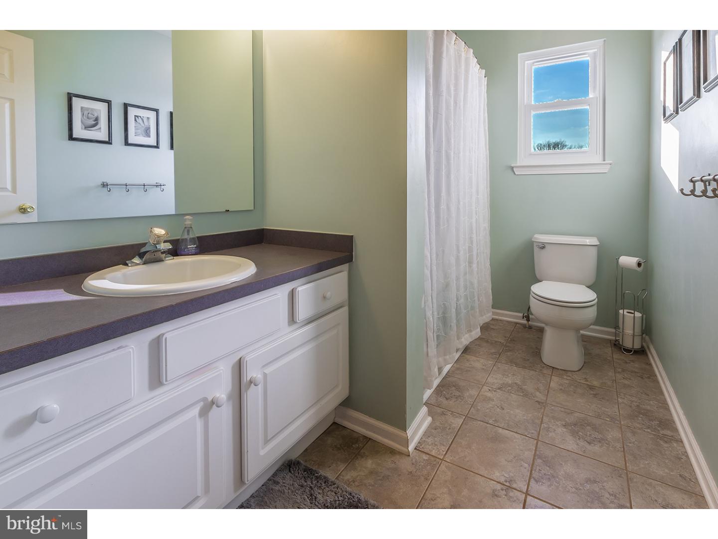 8 Wakefield Road Atco, NJ 08004 - Photo 17 of 20 Bathroom