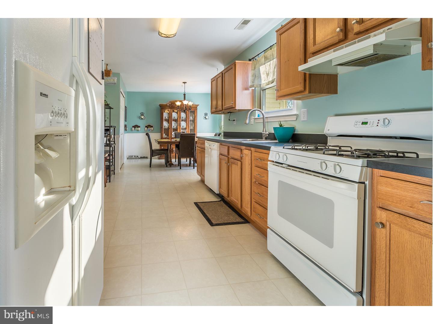 8 Wakefield Road Atco, NJ 08004 - Photo 7 of 20 Kitchen