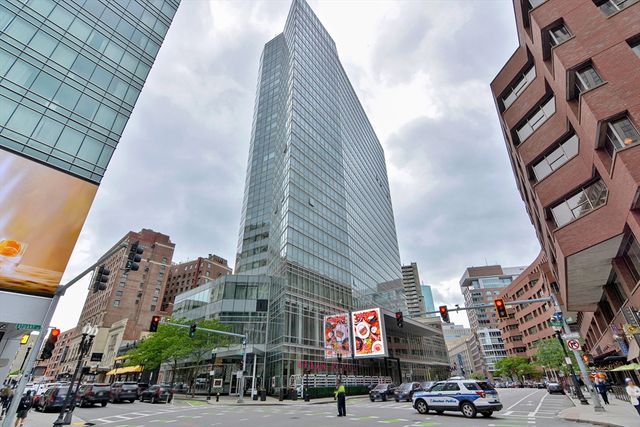$2,090,000 | 110 Stuart Street, Unit 23B, Boston, MA 02116