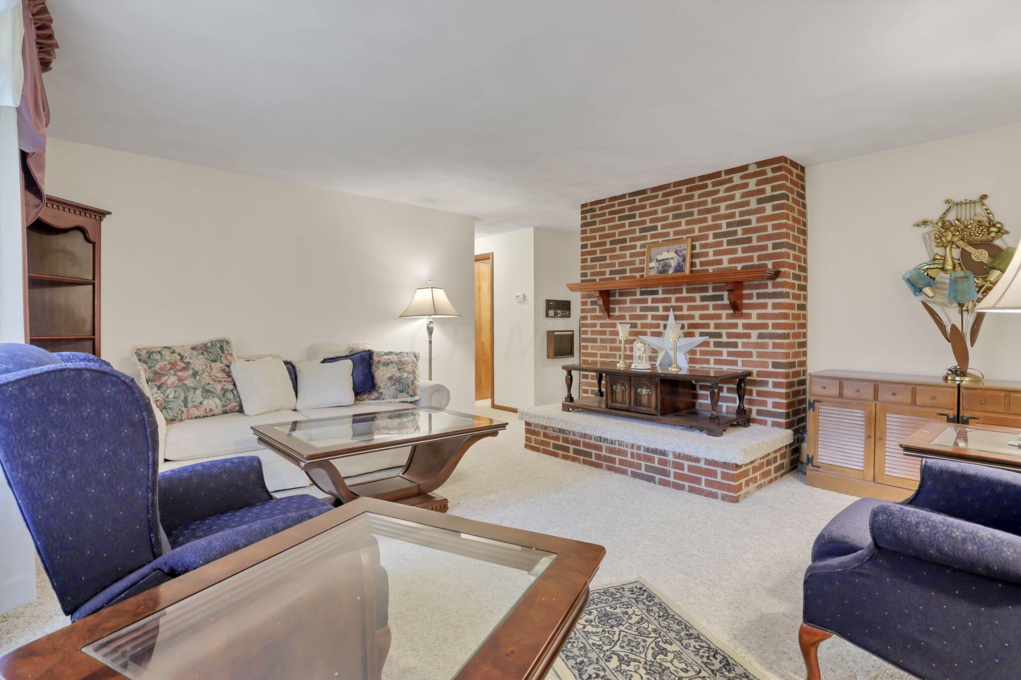 118 Holder Road Baltimore, OH 43105 - Photo 5 of 30 FRONT LR