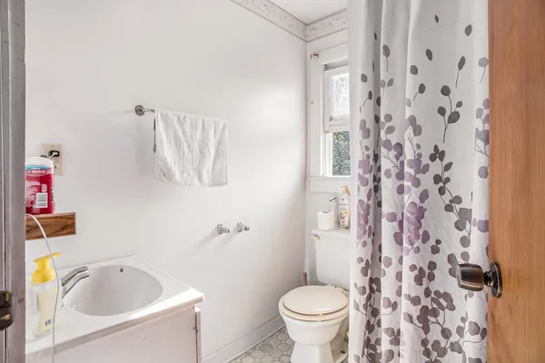 $280,000 | 855 Highway 31, Scottville, MI 49454