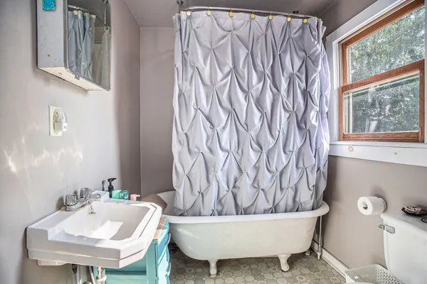 $280,000 | 855 Highway 31, Scottville, MI 49454