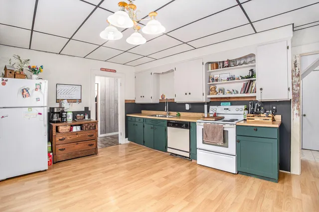 $280,000 | 855 Highway 31, Scottville, MI 49454