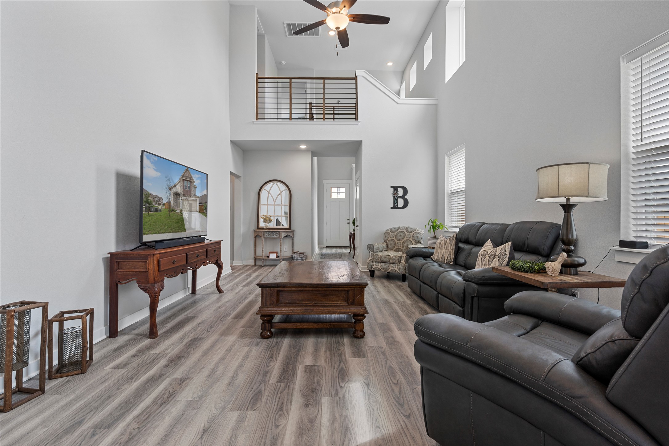 660 Pheasant Hill Lane Georgetown, TX 78628 - Photo 9 of 38 a living room with furniture