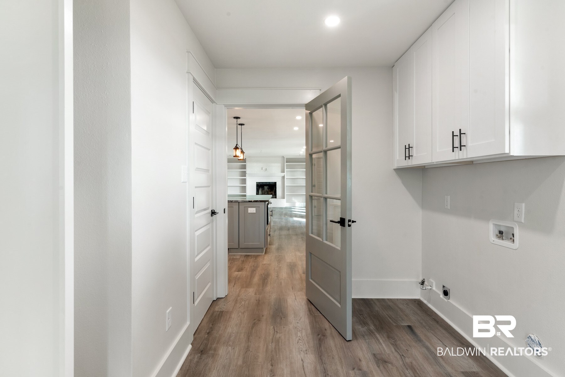 17150 Oyster Bay Road Gulf Shores, AL 36542 - Photo 15 of 41 Laundry/Mud Room