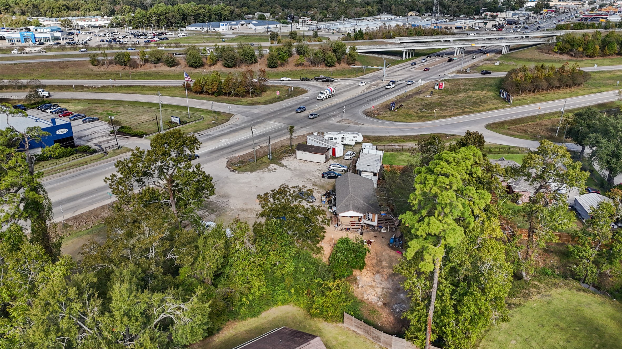 13314 Crosby Lynchburg Road Crosby, TX 77532 - Photo 4 of 9 a view of a city and an ocean view