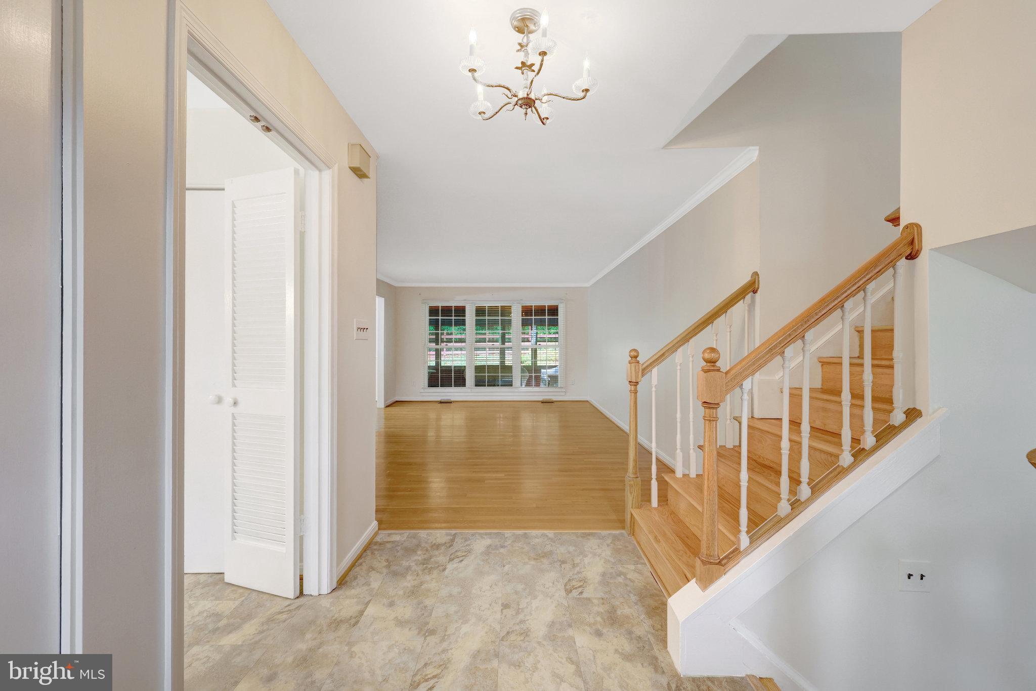 615 Kearney Court Southwest Vienna, VA 22180 - Photo 6 of 53 a view of entryway