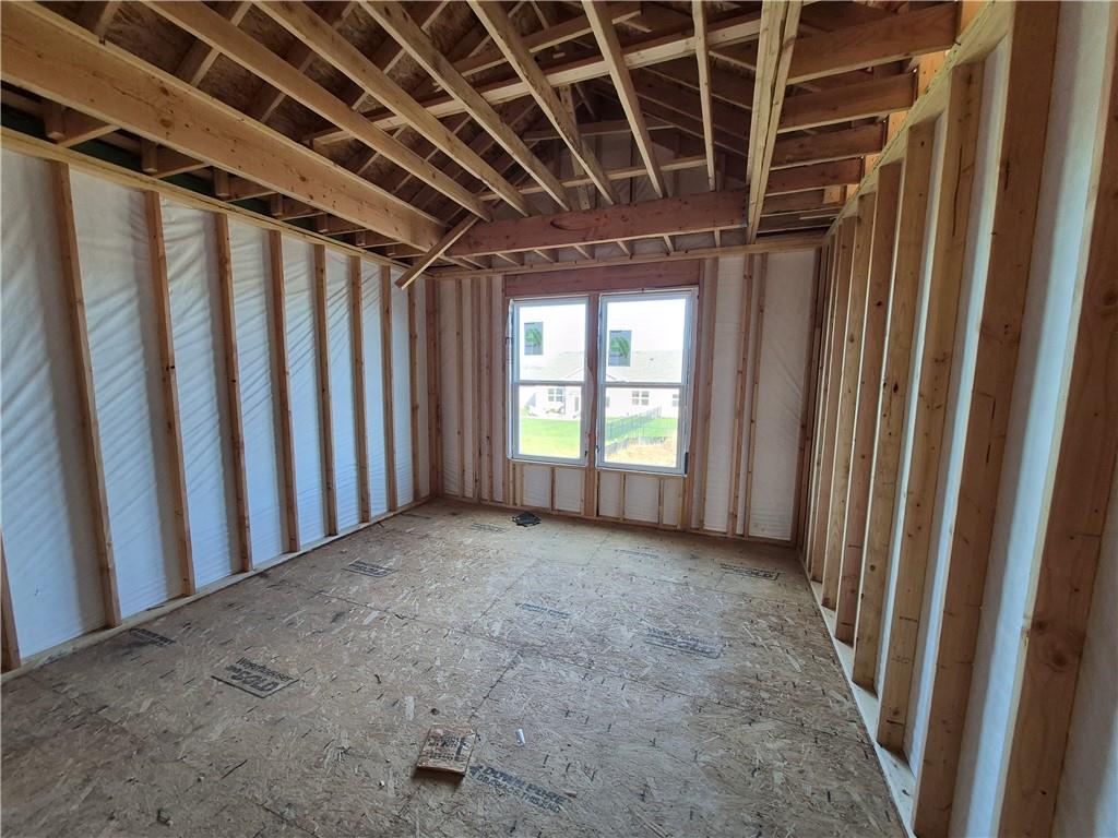 4943 146th Street Basehor, KS 66007 - Photo 8 of 57