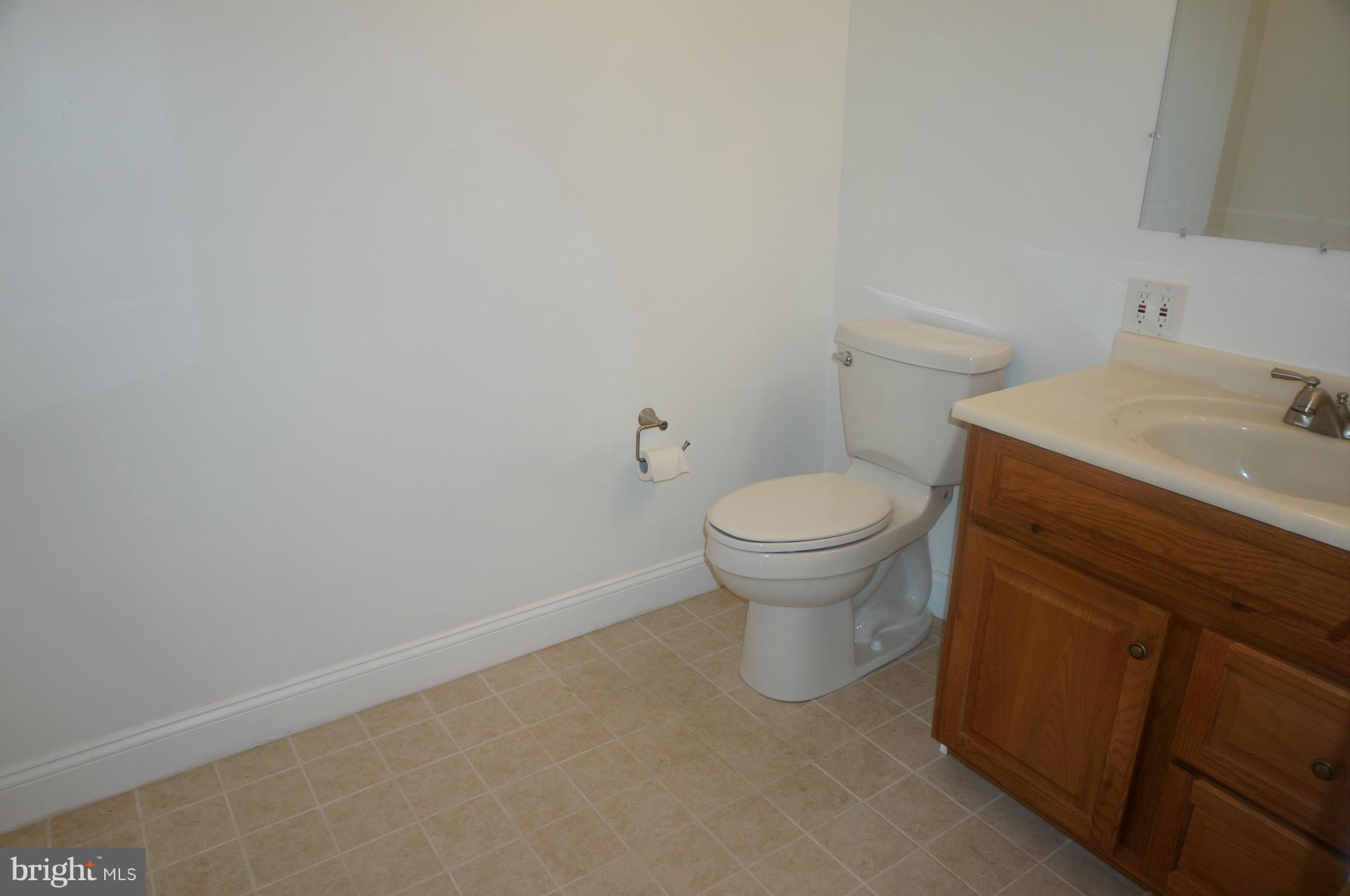 212 Greenland Beach Road Baltimore, MD 21226 - Photo 17 of 25 Bath