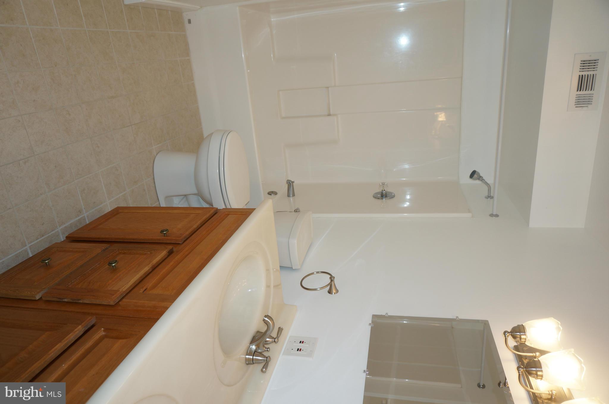 212 Greenland Beach Road Baltimore, MD 21226 - Photo 20 of 25 Bath