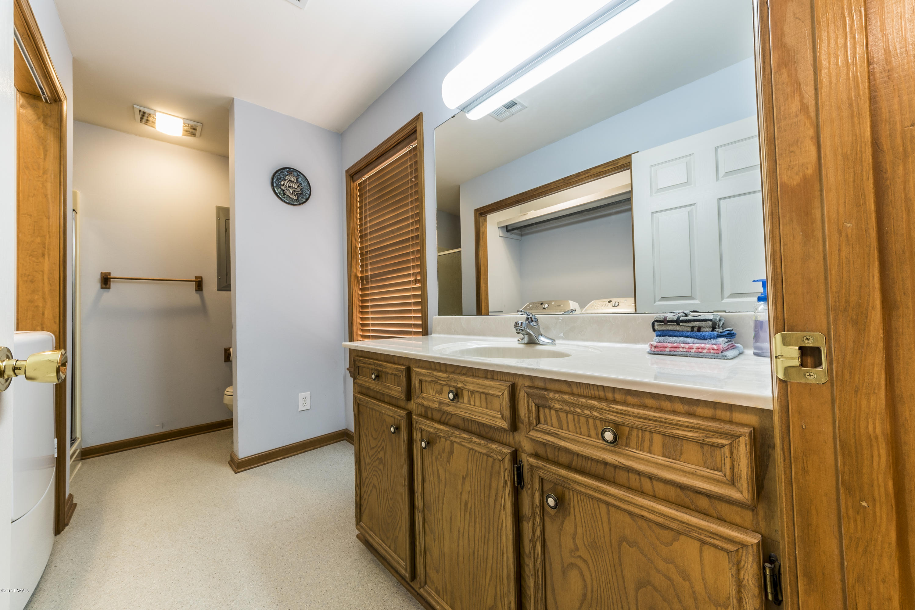 1085 Eddie Ray Road Breaux Bridge, LA 70517 - Photo 22 of 36 Laundry-Bath 2