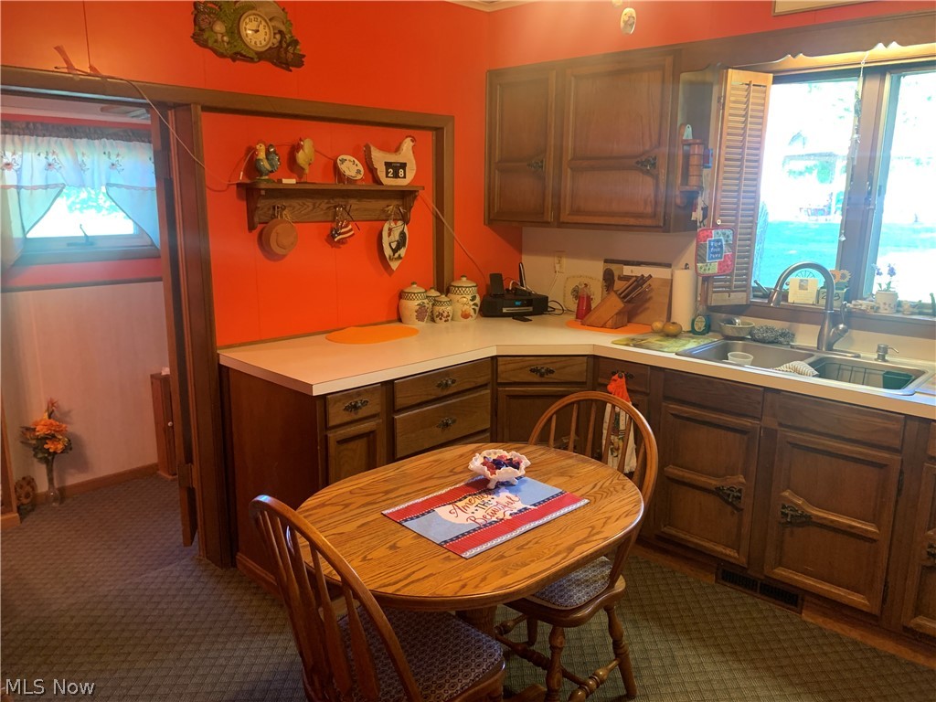 2490 Ragersville Road Southwest Sugarcreek, OH 44681 - Photo 2 of 18 Gallery Image 2