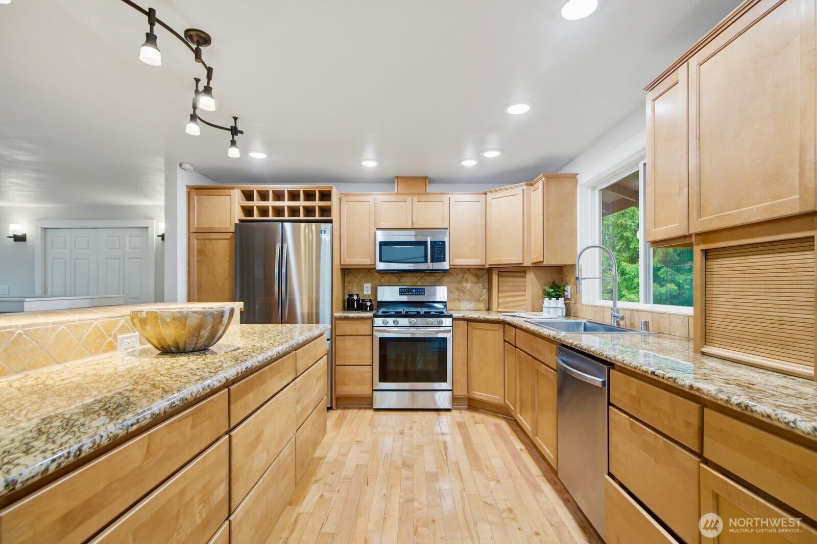 20210 107th Avenue Northeast Bothell, WA 98011 - Photo 9 of 20